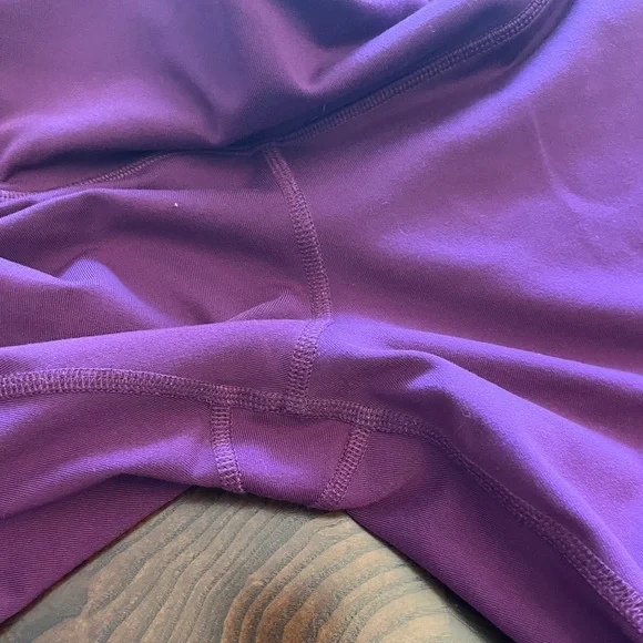 ALO Yoga High Rise Lux Crop Leggings XS – Purple Mesh Detail 21” Inseam - Picture 4 of 6